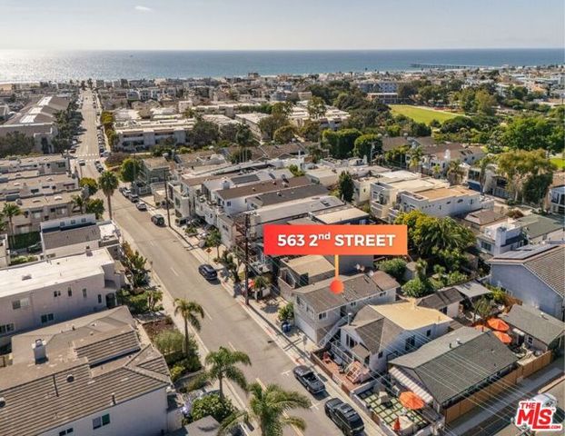 563 2nd Street, Hermosa Beach, CA 90254
