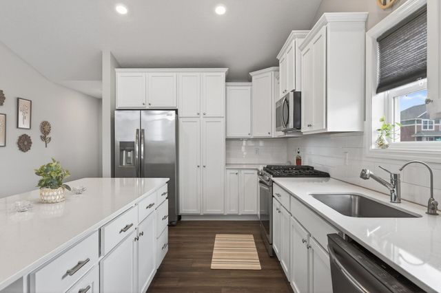 18693 Hamel Drive, Lakeville, MN 55044