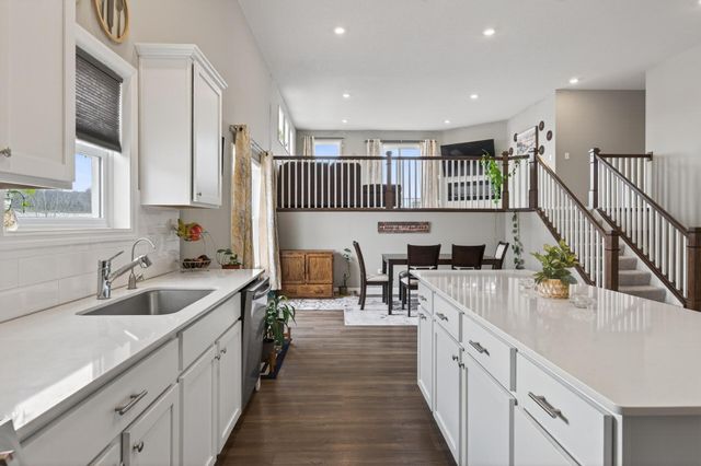 18693 Hamel Drive, Lakeville, MN 55044