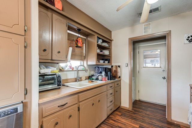 4802 53rd Street, Lubbock, TX 79414