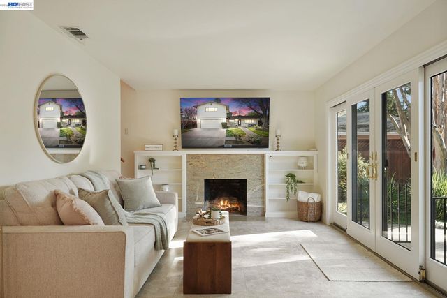 1674 Kasba St, Concord, CA 94518