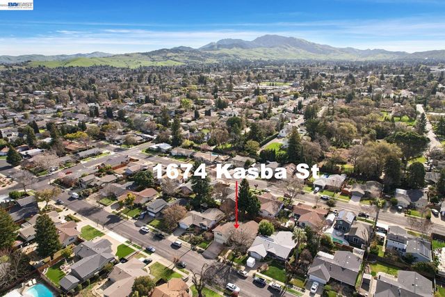 1674 Kasba St, Concord, CA 94518