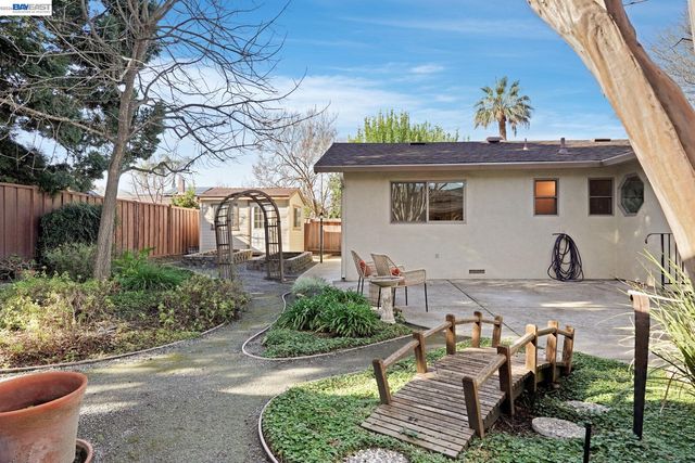 1674 Kasba St, Concord, CA 94518