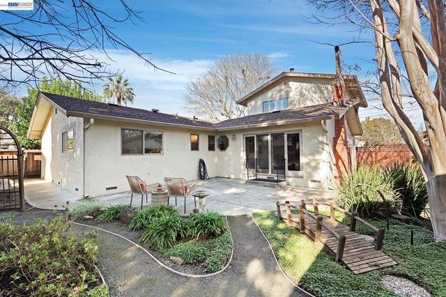 1674 Kasba St, Concord, CA 94518