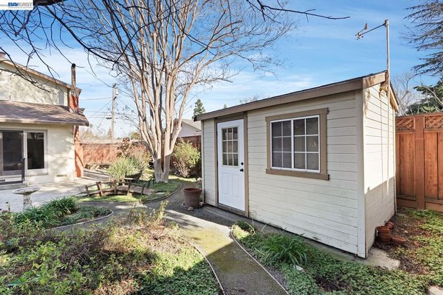 1674 Kasba St, Concord, CA 94518