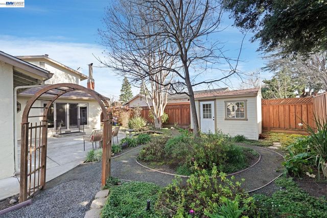 1674 Kasba St, Concord, CA 94518