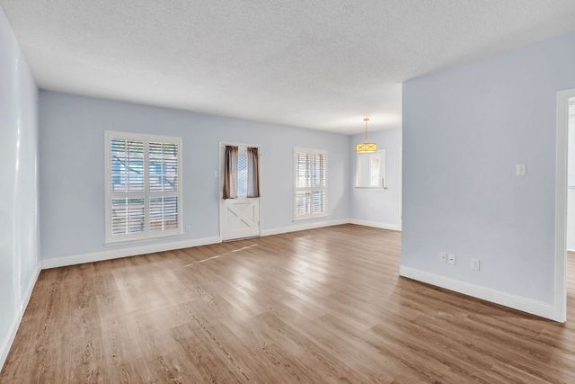 6017 E University Boulevard 118, Dallas, TX 75206