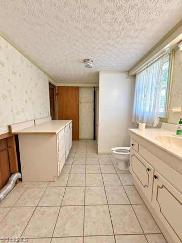 1559 Jordan Drive, Winston-salem, NC 27105