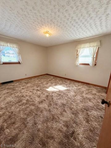 1559 Jordan Drive, Winston-salem, NC 27105