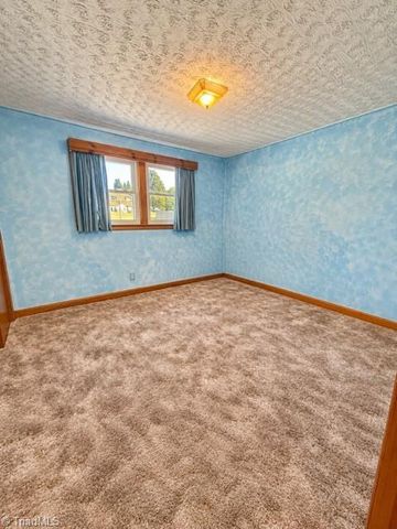 1559 Jordan Drive, Winston-salem, NC 27105