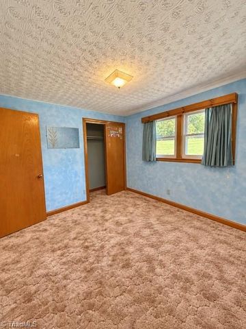 1559 Jordan Drive, Winston-salem, NC 27105