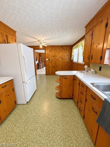 1559 Jordan Drive, Winston-salem, NC 27105