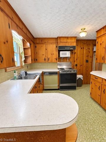 1559 Jordan Drive, Winston-salem, NC 27105