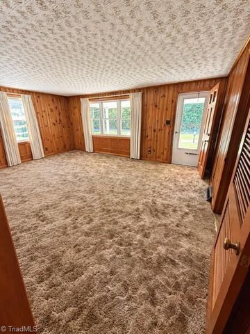 1559 Jordan Drive, Winston-salem, NC 27105
