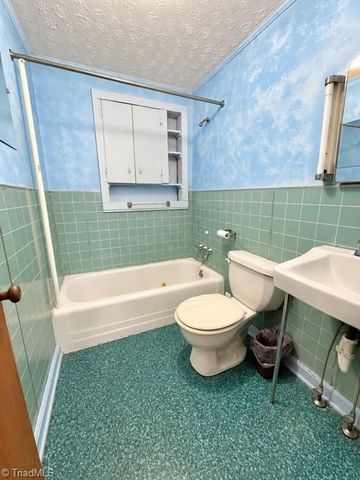 1559 Jordan Drive, Winston-salem, NC 27105