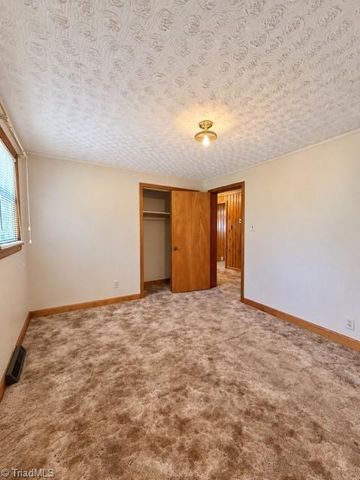 1559 Jordan Drive, Winston-salem, NC 27105
