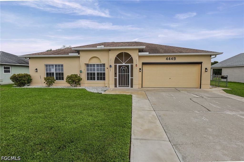 4449 Varsity Lakes DR, Lehigh Acres, FL 33971