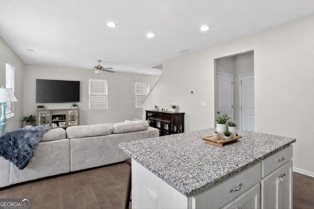 594 Summit Point, Canton, GA 30114