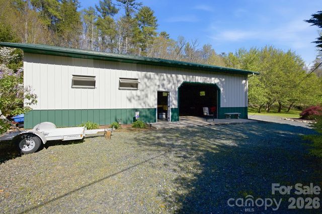 8186 NC 183 Highway, Linville Falls, NC 28657