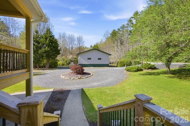 8186 NC 183 Highway, Linville Falls, NC 28657