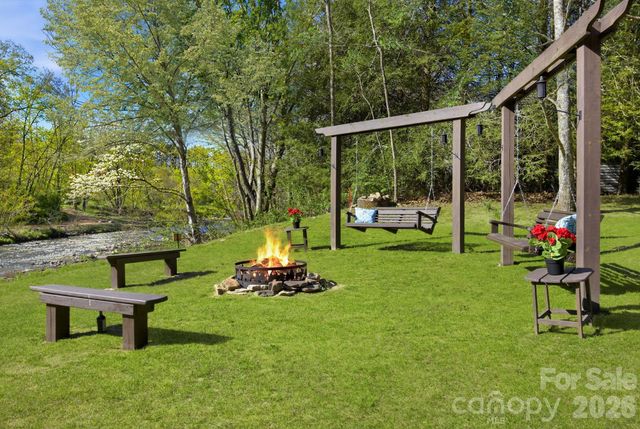 8186 NC 183 Highway, Linville Falls, NC 28657