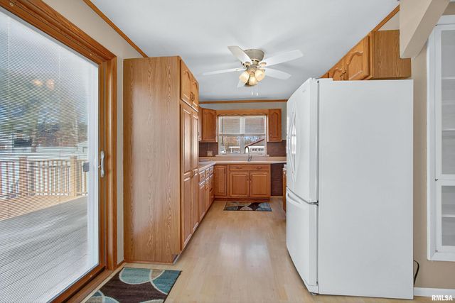 525 GREEN Court, Colona, IL 61241