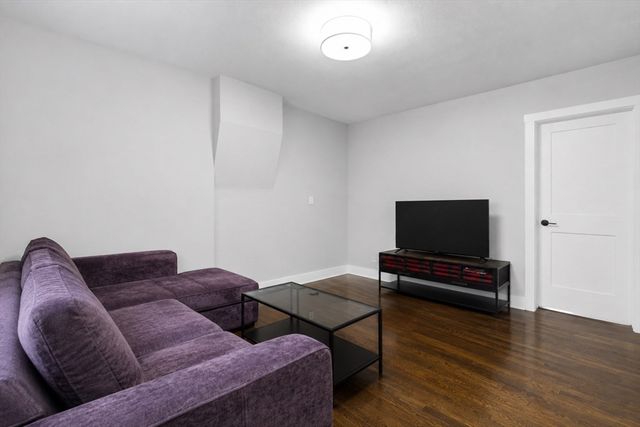 168 Endicott St 1, Boston, MA 02113
