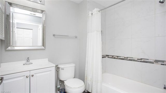 4620 Saint Croix LN 914, Naples, FL 34109