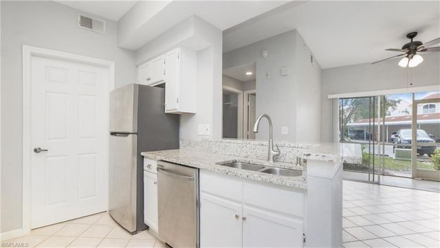 4620 Saint Croix LN 914, Naples, FL 34109