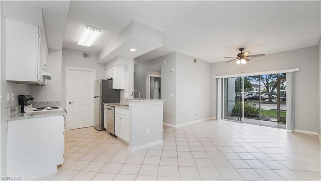 4620 Saint Croix LN 914, Naples, FL 34109