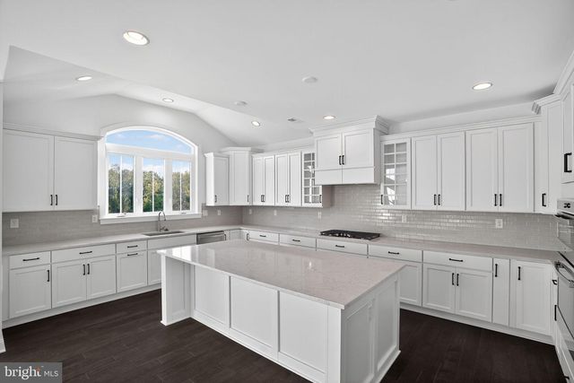 409 LONGVIEW DR, Collegeville, PA 19426