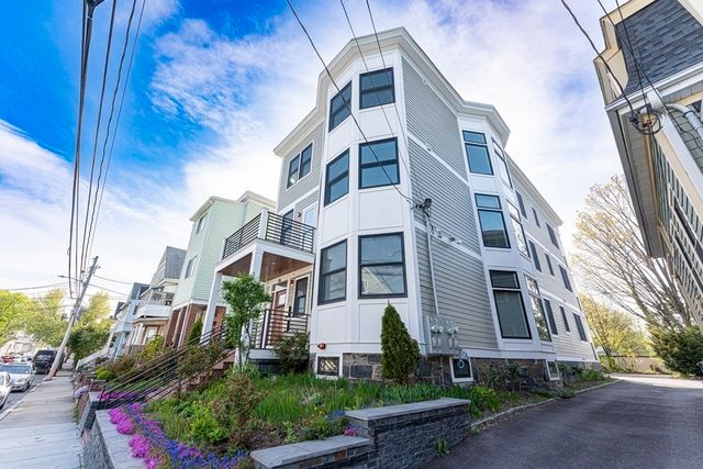 86 Fremont St 2, Somerville, MA 02145