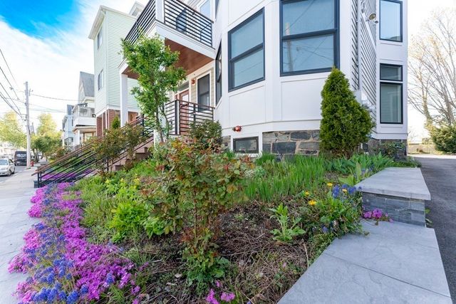 86 Fremont St 2, Somerville, MA 02145