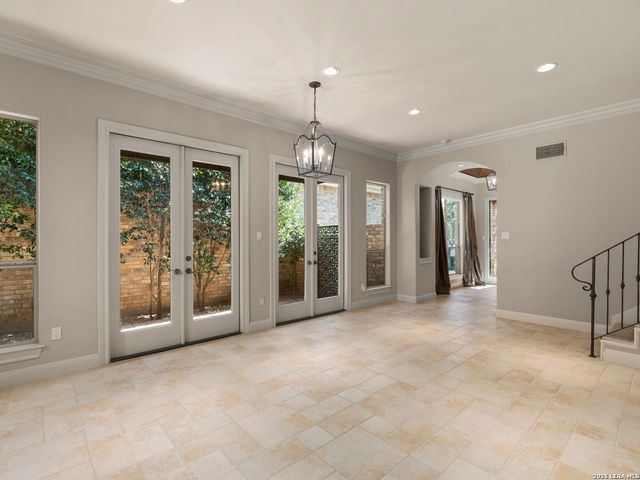 9 Rugby Lane, San Antonio, TX 78257