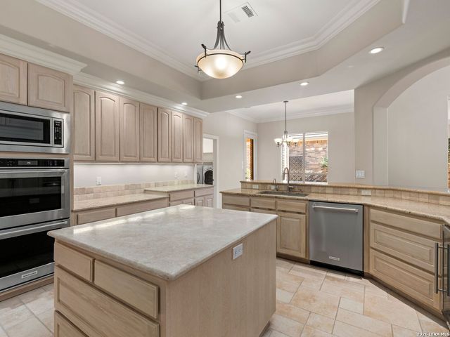 9 Rugby Lane, San Antonio, TX 78257