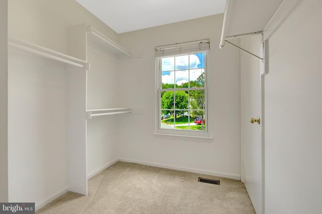 3 WHALEY CT, Sterling, VA 20165