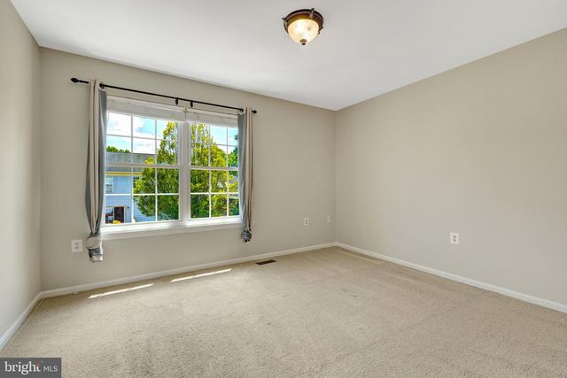 3 WHALEY CT, Sterling, VA 20165