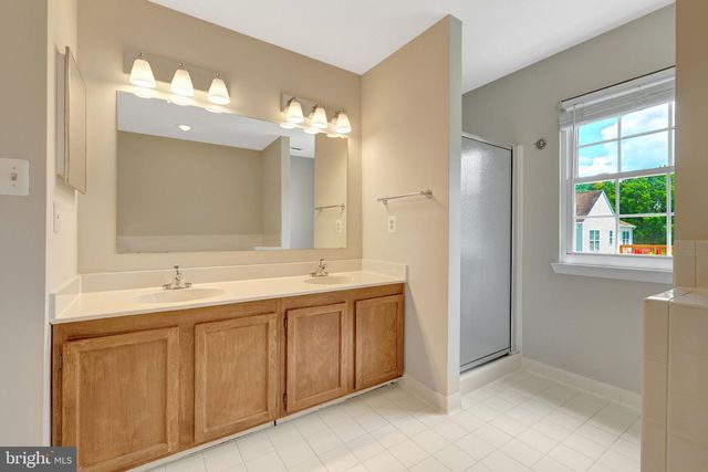 3 WHALEY CT, Sterling, VA 20165