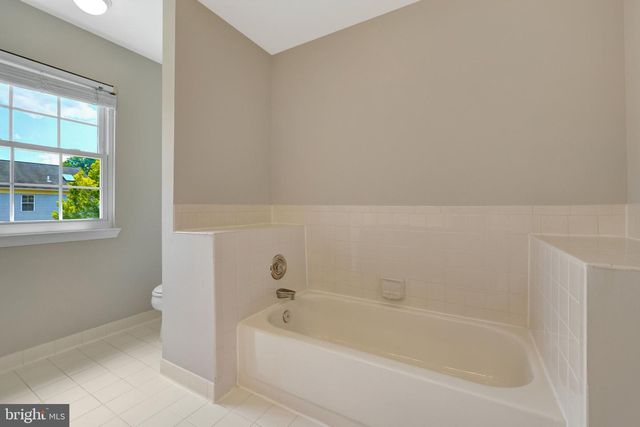 3 WHALEY CT, Sterling, VA 20165