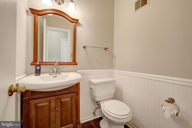 3 WHALEY CT, Sterling, VA 20165