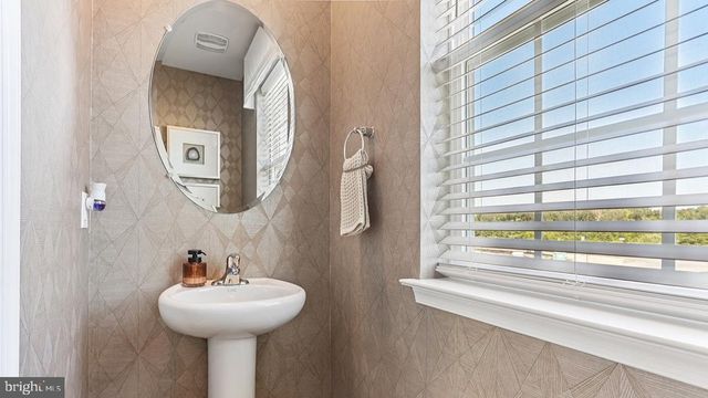 127 ESSEX DRIVE, Sicklerville, NJ 08081