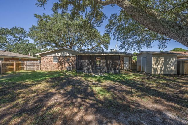 167 Marcia Drive, Mary Esther, FL 32569