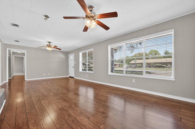 167 Marcia Drive, Mary Esther, FL 32569