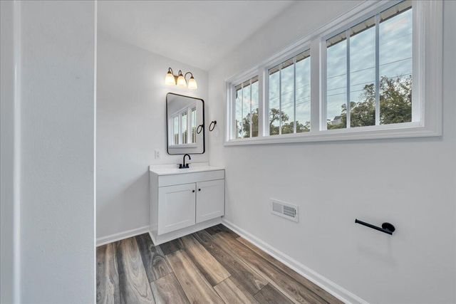 215 Harrison AVE, Roanoke, VA 24016