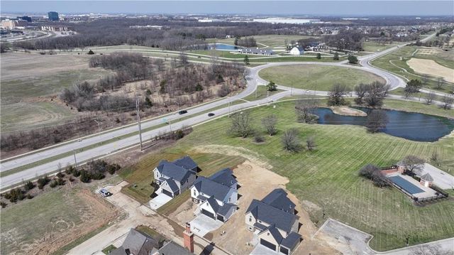 6410 NW 98th Street, Kansas City, MO 64153