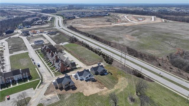 6410 NW 98th Street, Kansas City, MO 64153