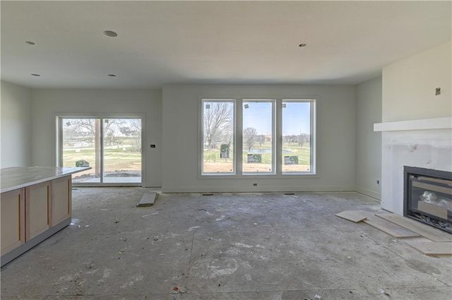 6410 NW 98th Street, Kansas City, MO 64153