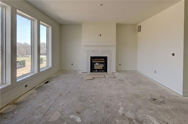 6410 NW 98th Street, Kansas City, MO 64153