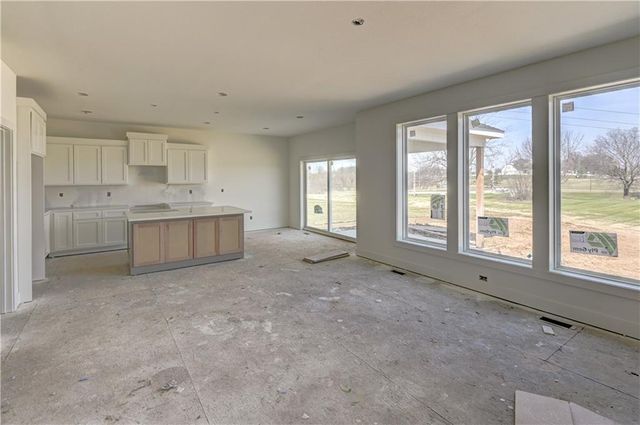 6410 NW 98th Street, Kansas City, MO 64153