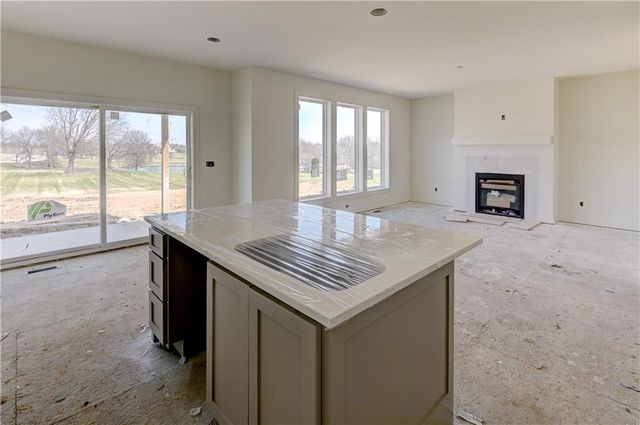 6410 NW 98th Street, Kansas City, MO 64153